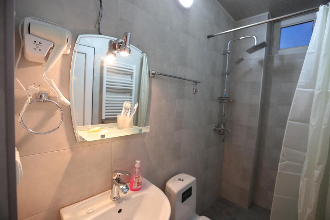 Hotel Caucase Tbilisi Bagian luar foto